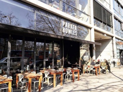 照片: PARKER BOWLES